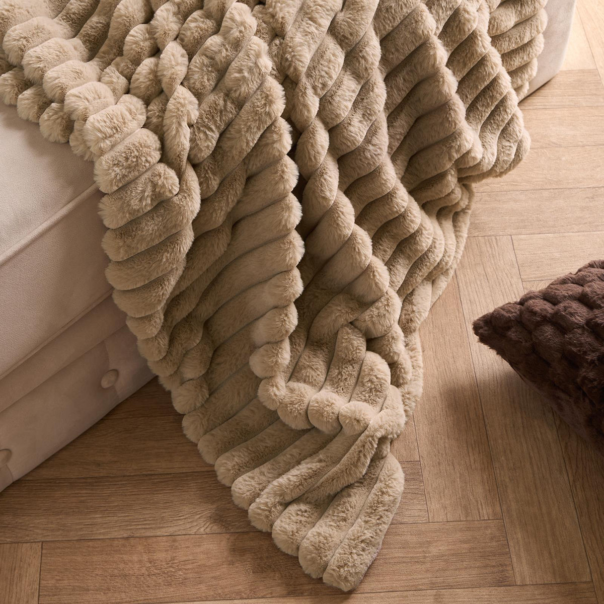 OHS Faux Fur Ribbed Fleece Throw Over Bed Blanket Warm Supersoft