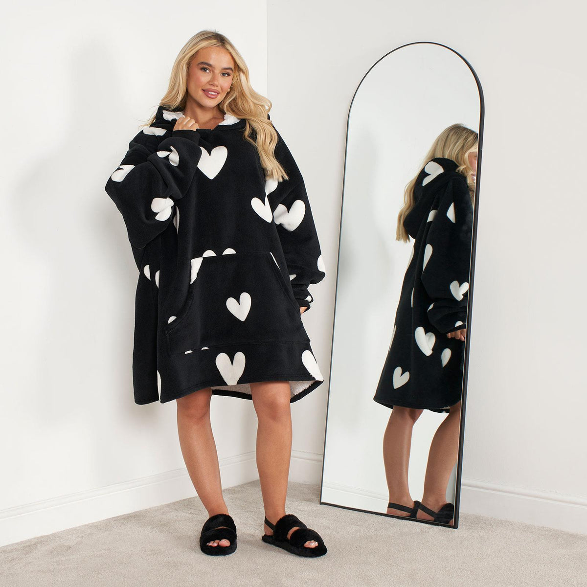 OHS Heart Print Hoodie Blanket Oversized Adult Fleece Sherpa Throw Jumper