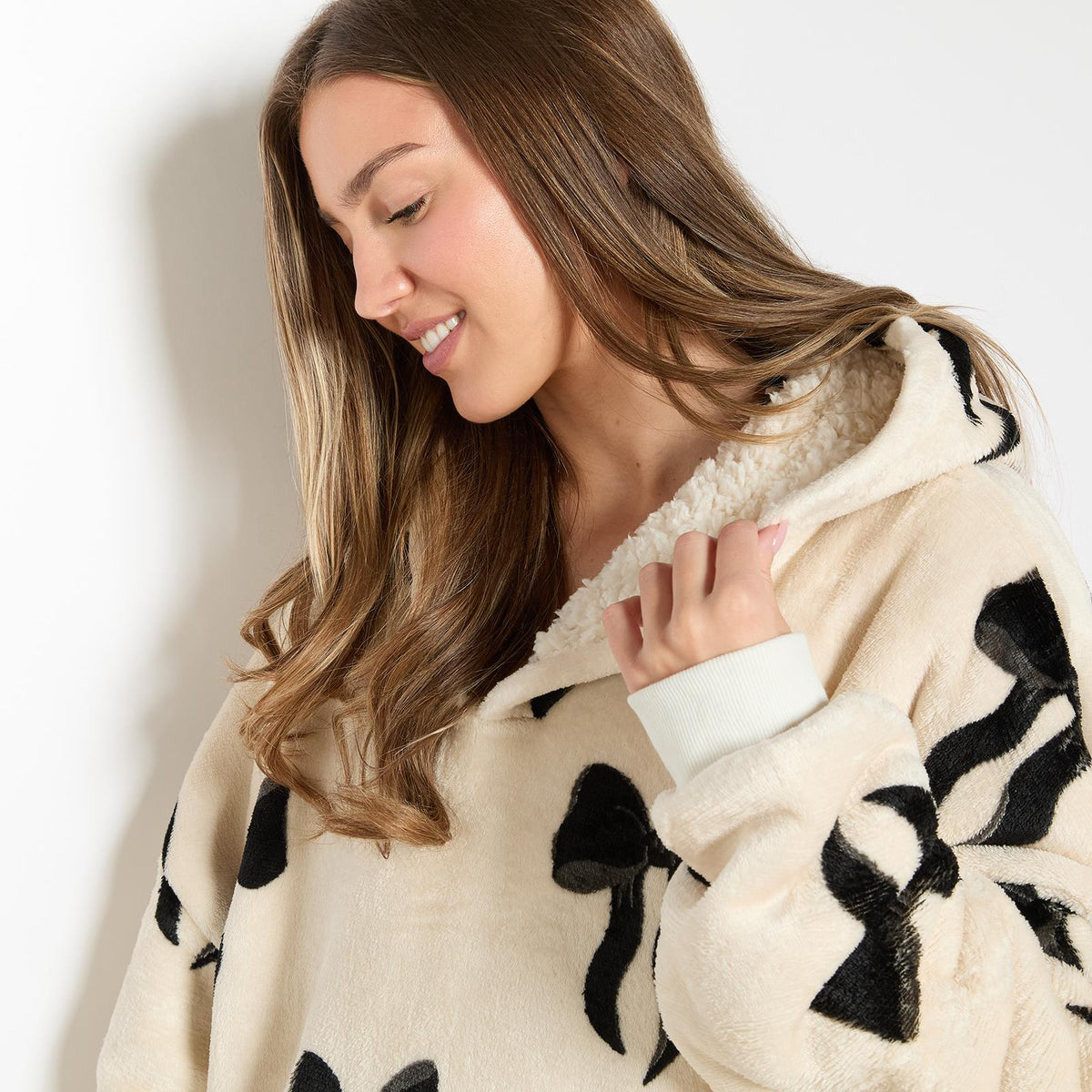 OHS Bows Print Hooded Blanket Adult Kids Sherpa Lined Winter Family Hoodie