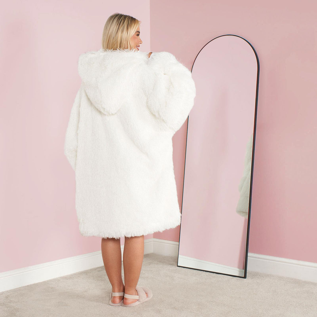 Sienna Fluffy Shaggy Hoodie Blanket Oversize Sherpa Plush Fleece Warm Soft Throw