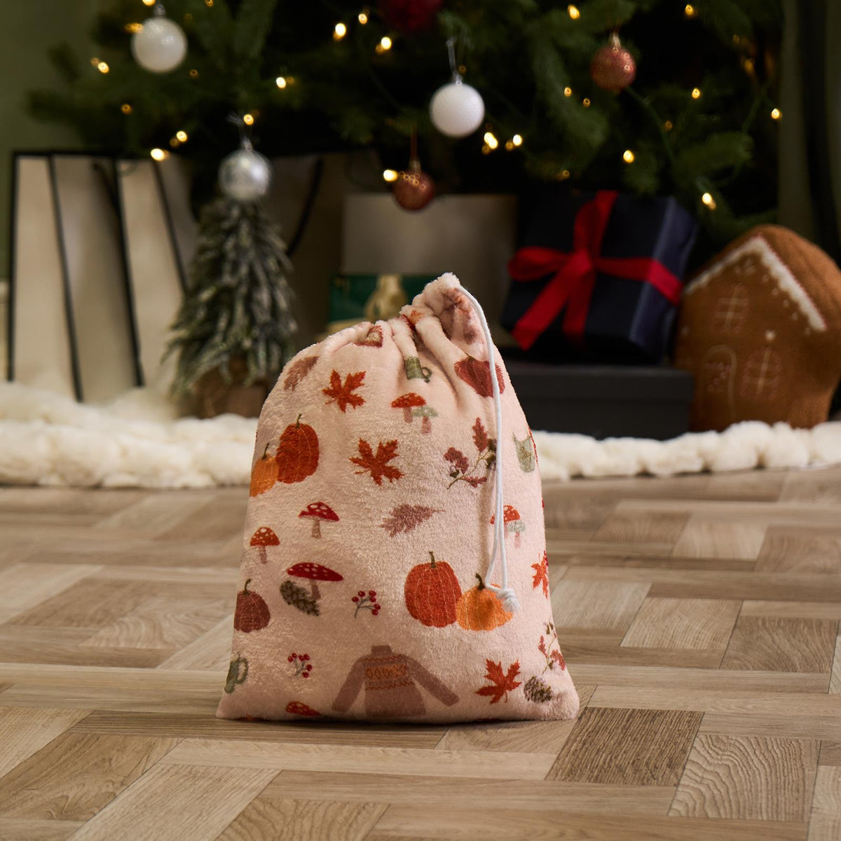 OHS Print Winter Gift Set Hot Water Bottle Socks Eye Mask Scrunchie Hand Warmer