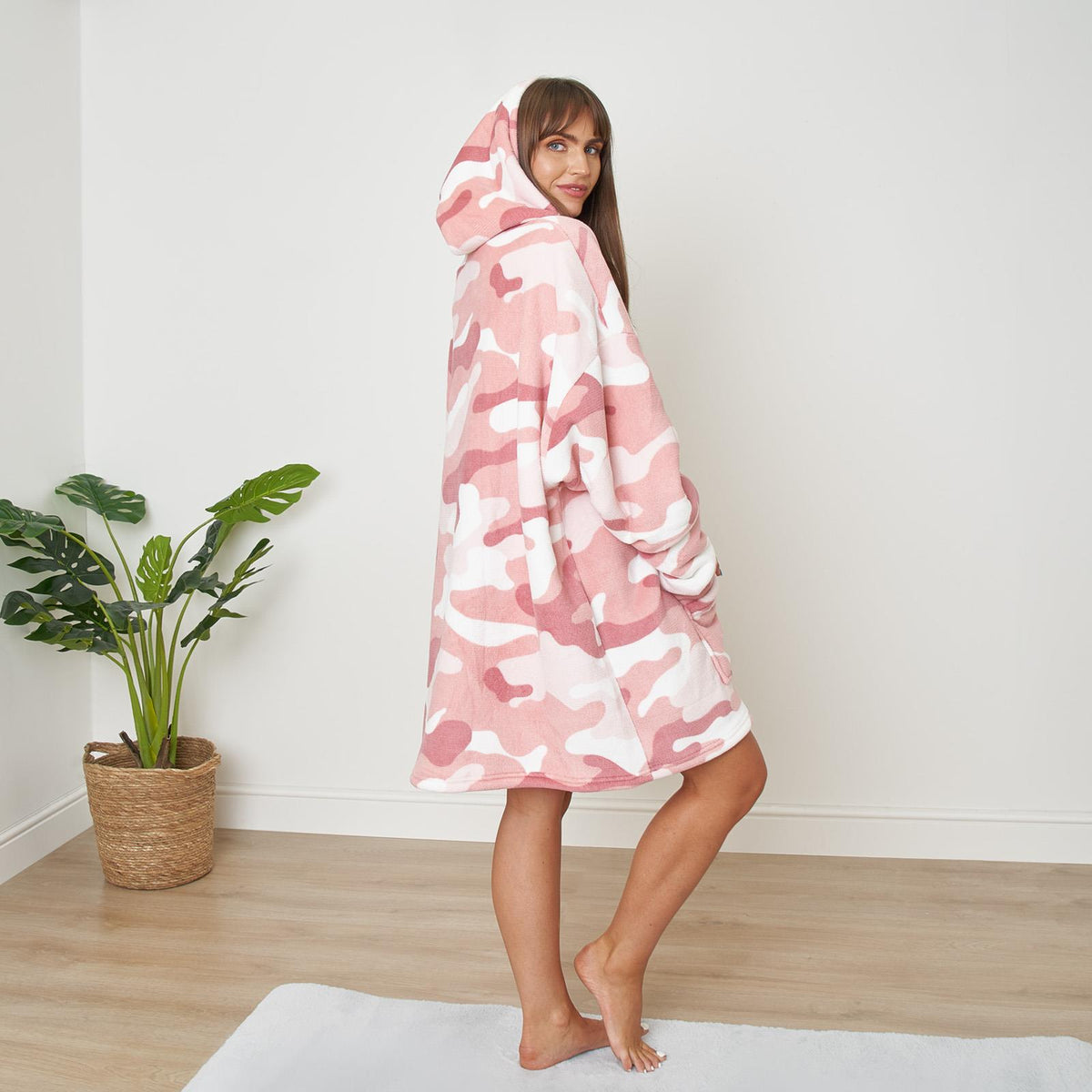 Dreamscene Camo Oversized Hoodie Blanket Giant Hiking Wearable Sherpa Sweatshirt
