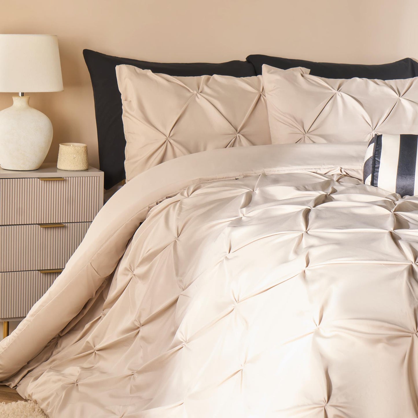 OHS Microfibre Pintuck Bedding Pinch Pleat Duvet Cover Set with Pillowcase