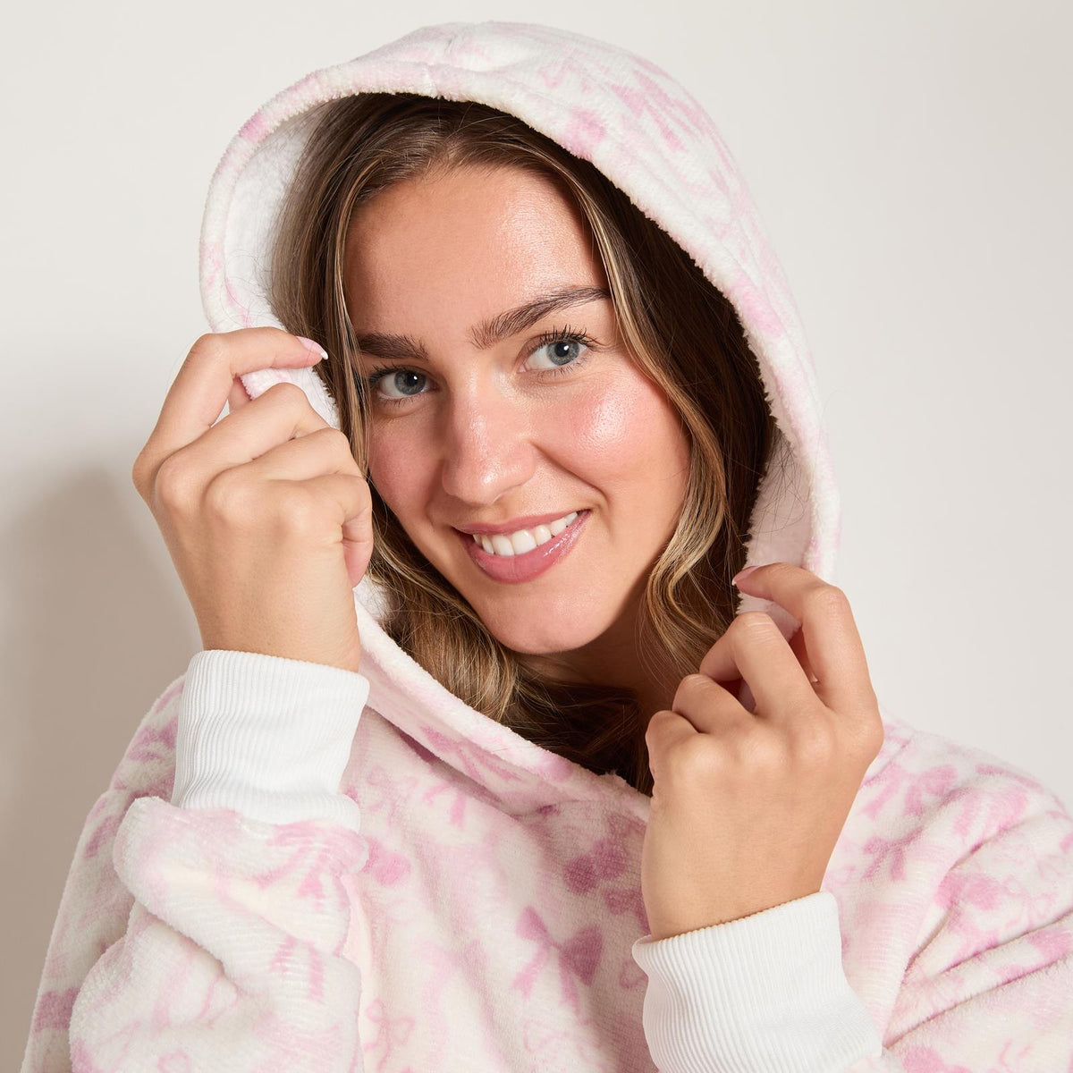OHS Bow Print Loungewear Set Winter Sherpa Nightwear 2-Piece Hoodie Jogger Gift