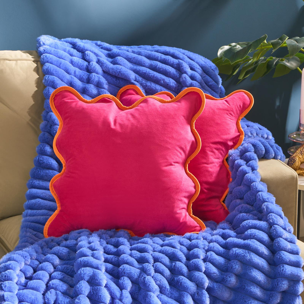OHS Scallop Edge Cushion Covers Matte Velvet Square Pillowcases Filled Multipack