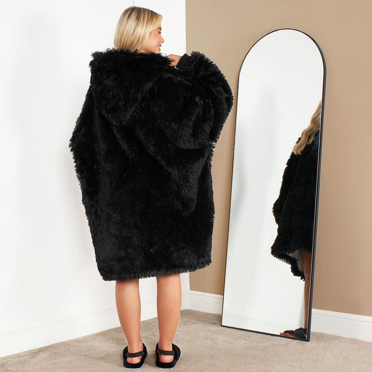 Sienna Fluffy Shaggy Hoodie Blanket Oversize Sherpa Plush Fleece Warm Soft Throw