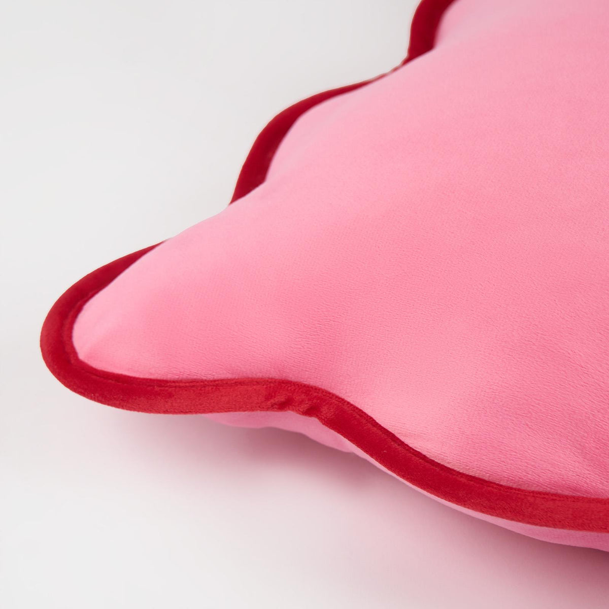 OHS Scallop Edge Cushion Covers Matte Velvet Square Pillowcases Filled Multipack