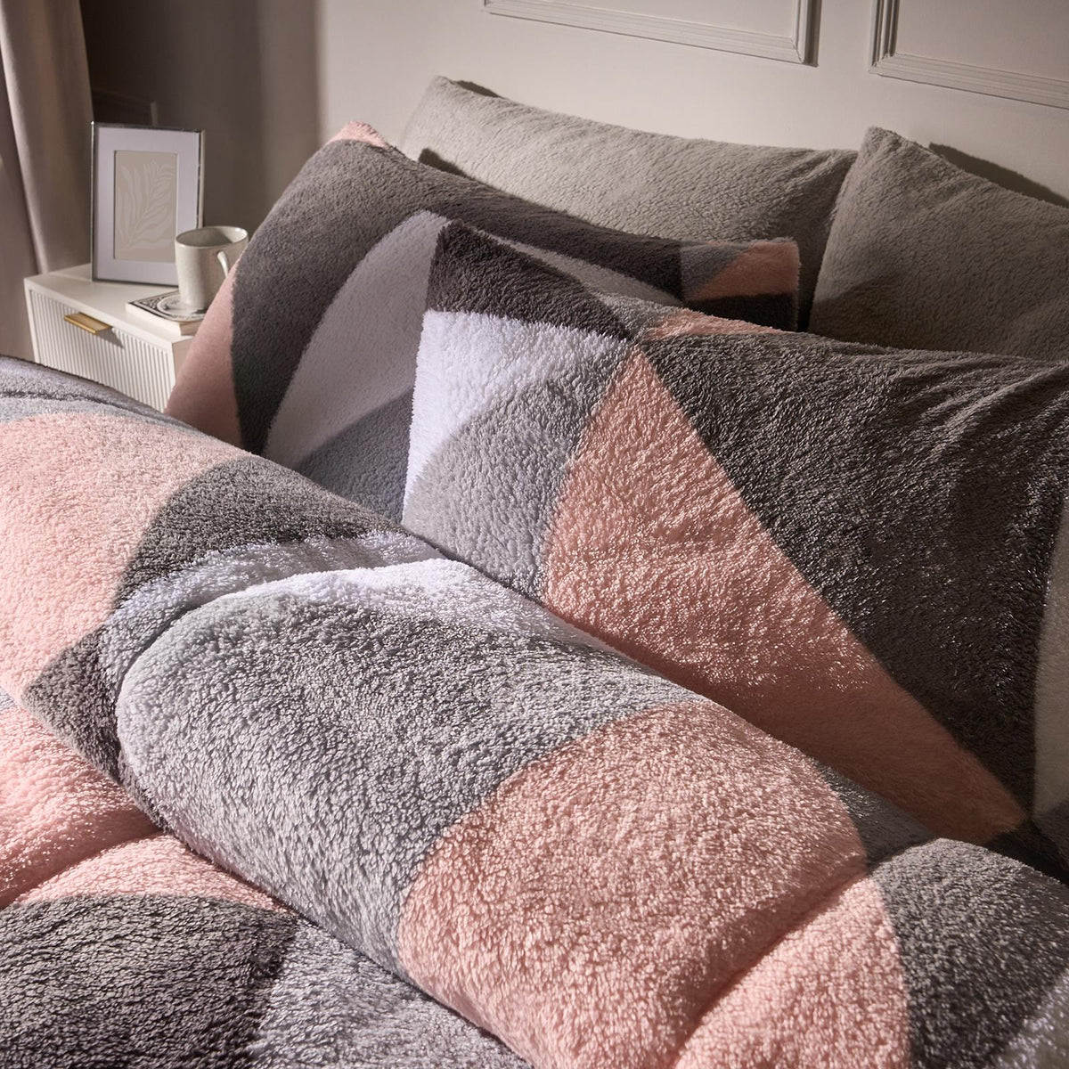 OHS Geometric Teddy Fleece Coverless Duvet Quilt Bedding Set 10.5 TOG Pillowcase