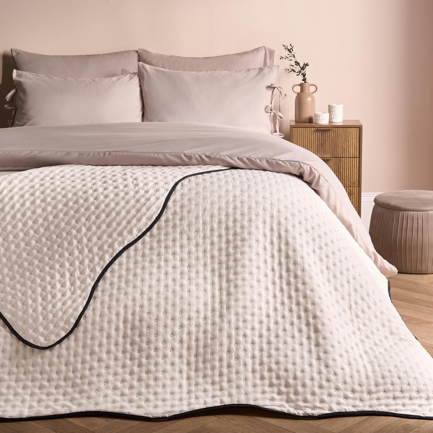 OHS Piped Scallop Throw Quilted Blanket Winter Soft Warm Bedspread