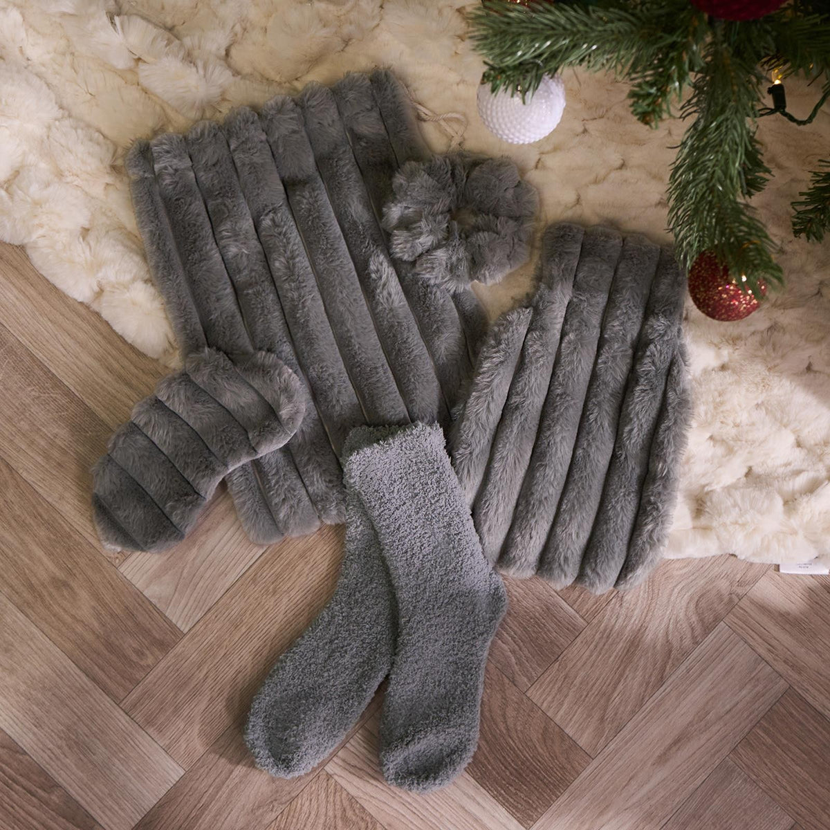 OHS Ribbed Faux Fur Winter Gift Set Hot Water Bottle Socks Eye Mask Scrunchie
