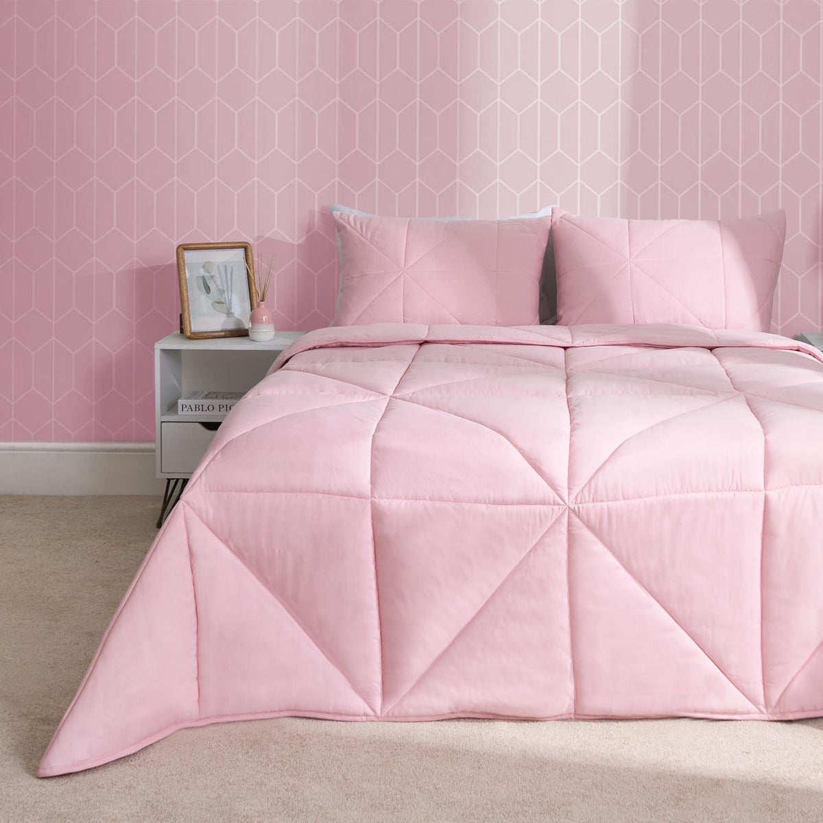 OHS Coverless Duvet Geo Quilted 7.5 TOG Bedding Set with Pillowcase Double King