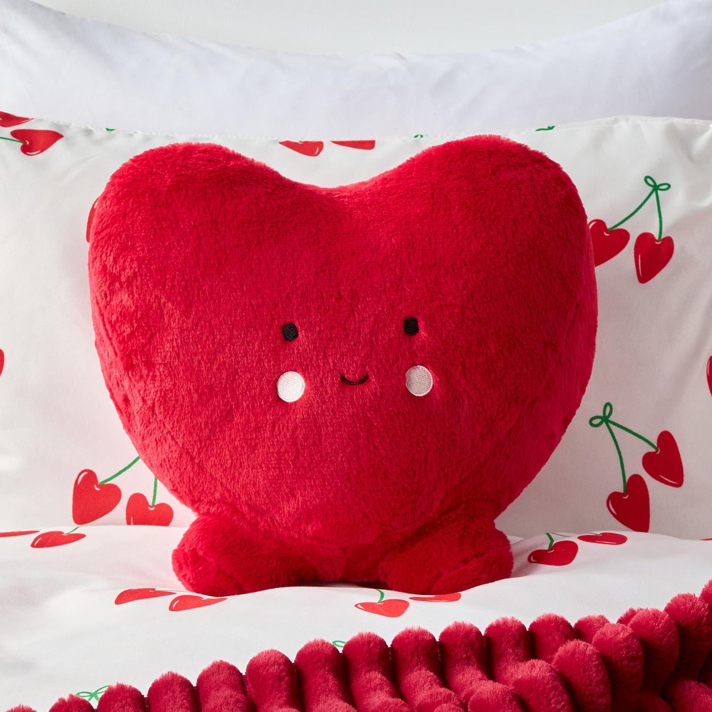 OHS Heart Shaped Cushion Decorative Filled Scatter Throw Pillow Home Decor