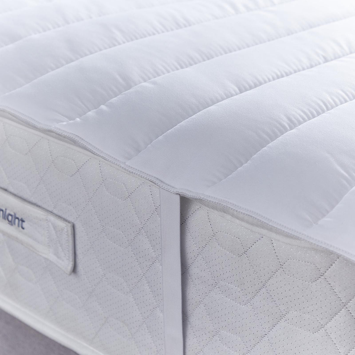 OHS Deep Mattress Topper Microfiber Bounce Soft Hotel Quality Elasticated Straps
