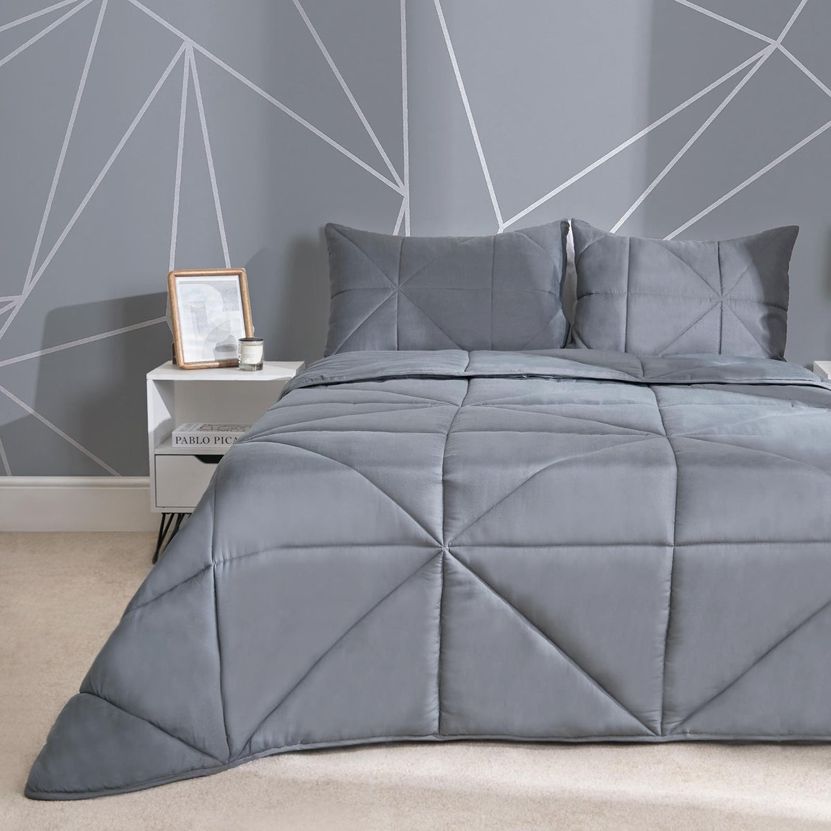 OHS Coverless Duvet Geo Quilted 7.5 TOG Bedding Set with Pillowcase Double King