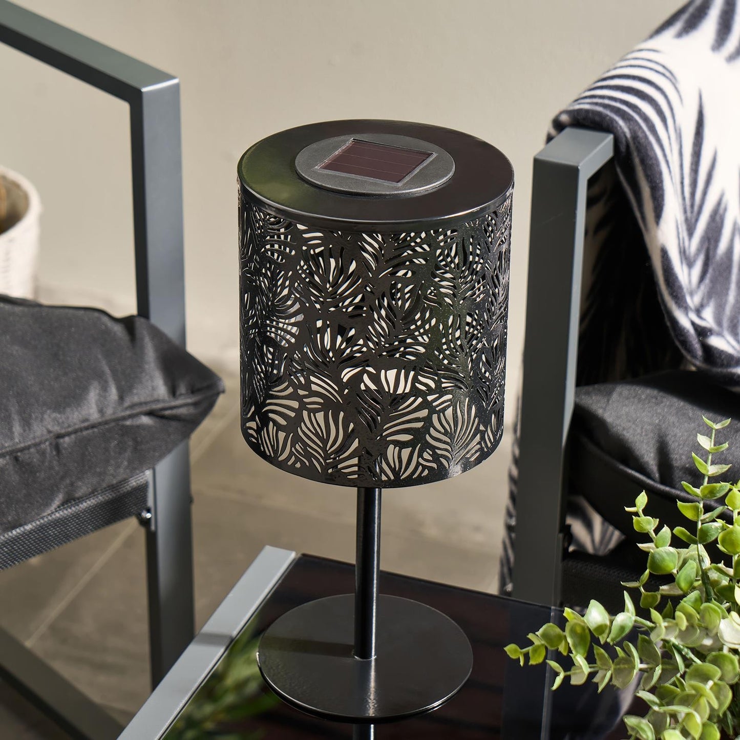 OHS Solar Table Lamp Carved Metal Cordless Outdoor Garden Light Dusk Sensor