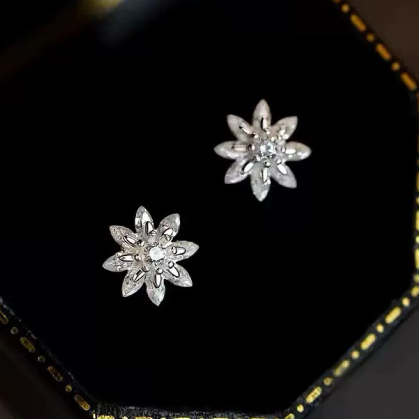 925 Sterling Silver Snowflakes Stud Earrings Women Jewellery Christmas Gift UK