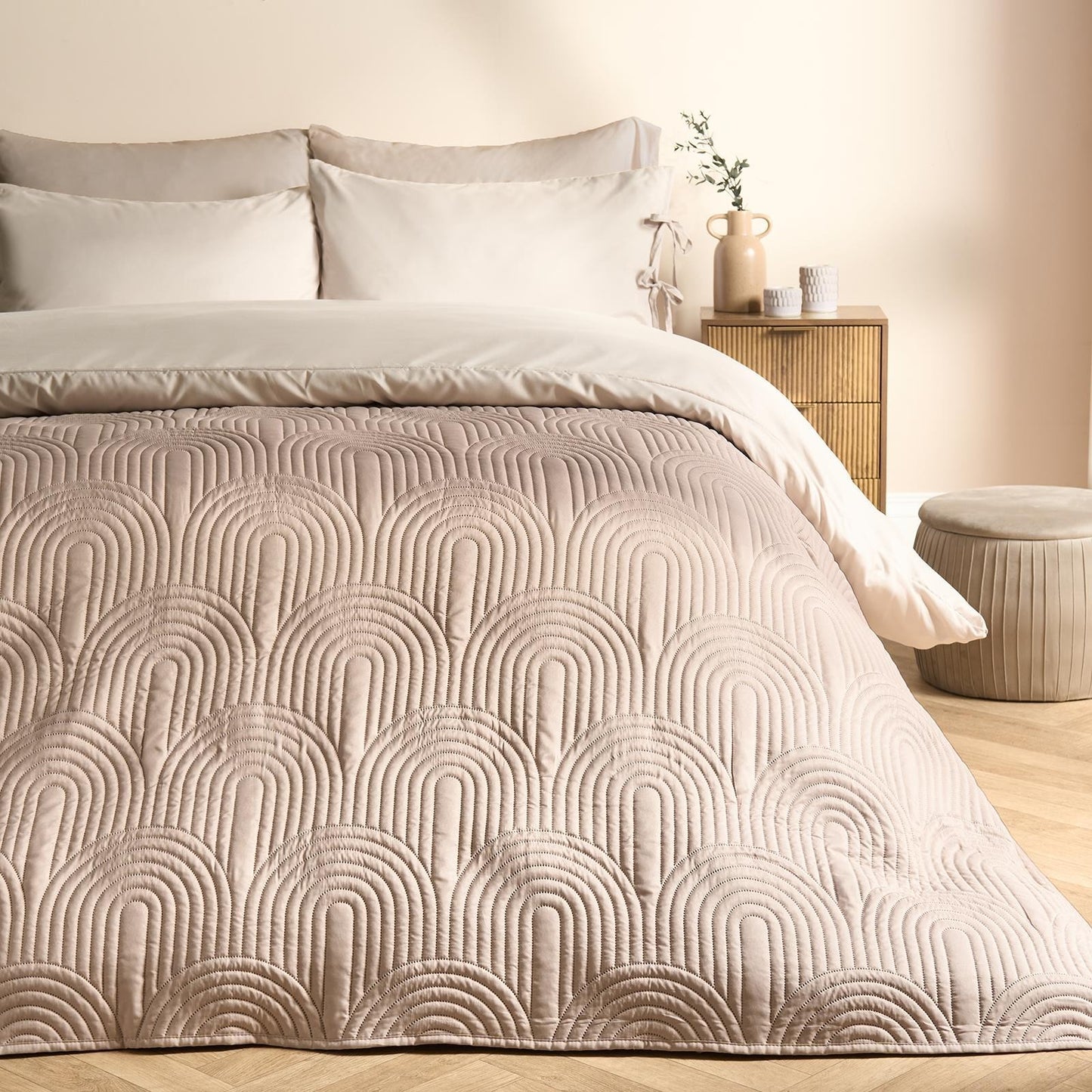 OHS Quilted Arches Throw Pinsonic Blanket Winter Soft Warm Bedspread
