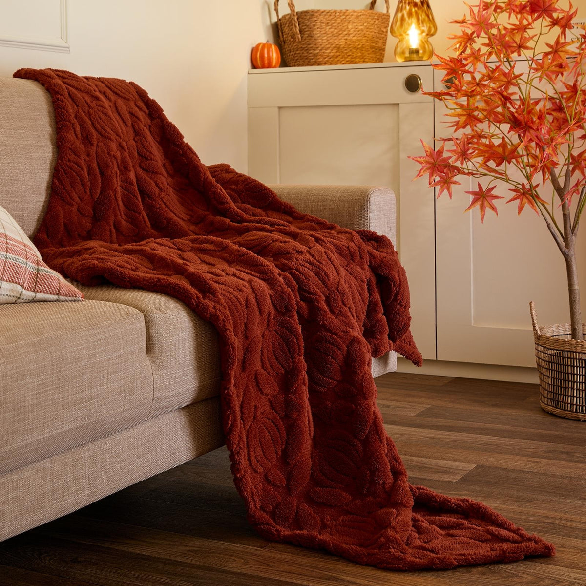 OHS Tufted Pumpkin Throw Super Soft Fleece Halloween Blanket Winter Bedspread