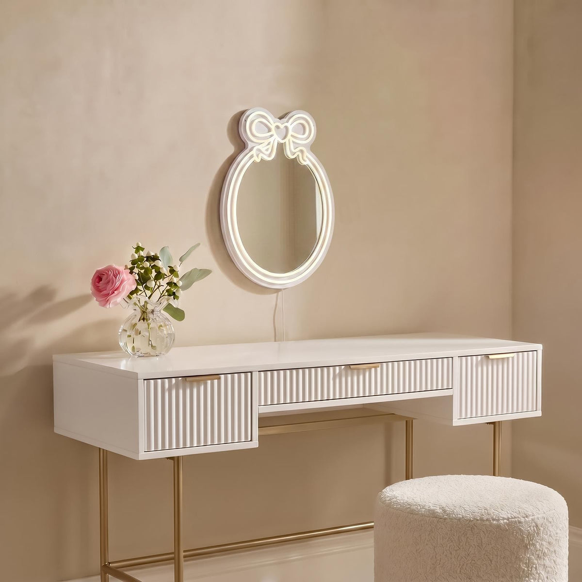 OHS LED Wall Mirror with USB Illuminated Light Up Make Up Cosmetic Vanity